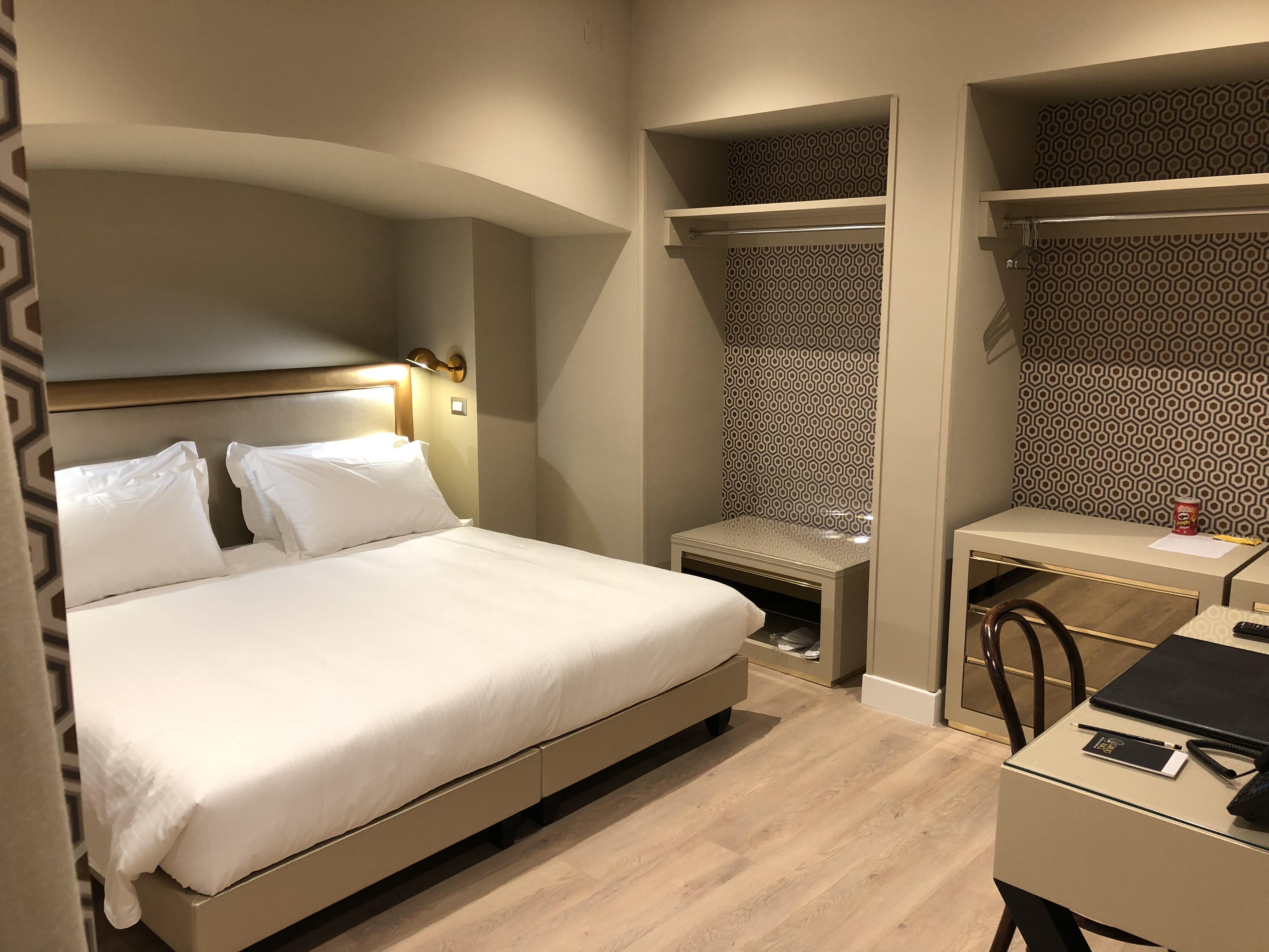 Caruso Place Boutique & Wellness Suites Napoli Bagian luar foto