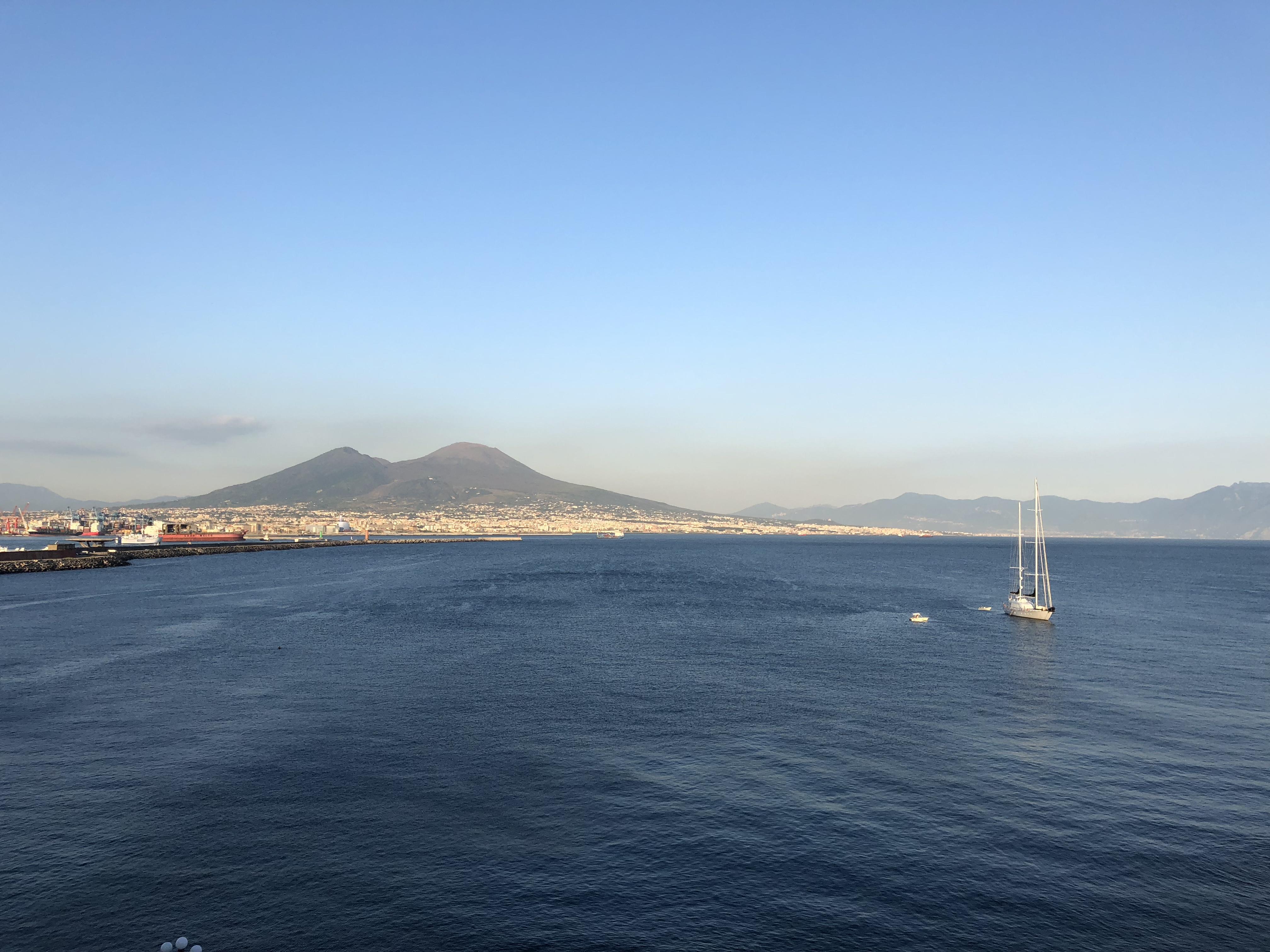 Caruso Place Boutique & Wellness Suites Napoli Bagian luar foto