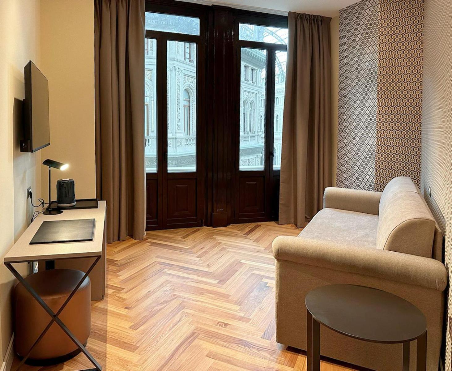 Caruso Place Boutique & Wellness Suites Napoli Bagian luar foto
