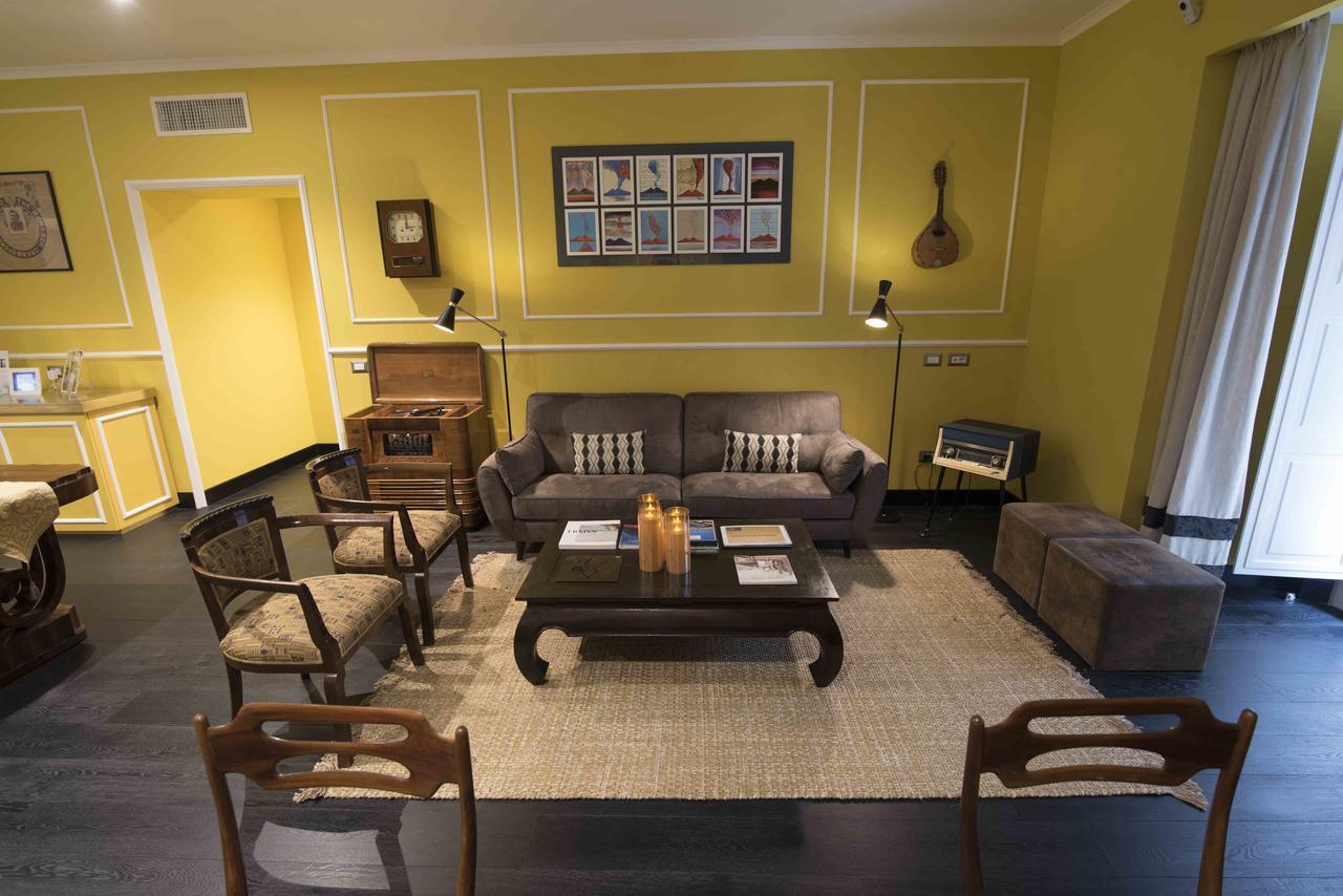 Caruso Place Boutique & Wellness Suites Napoli Bagian luar foto