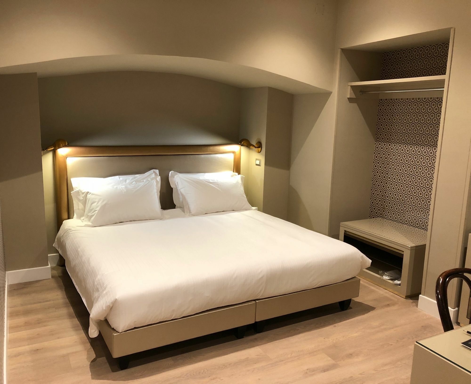 Caruso Place Boutique & Wellness Suites Napoli Bagian luar foto