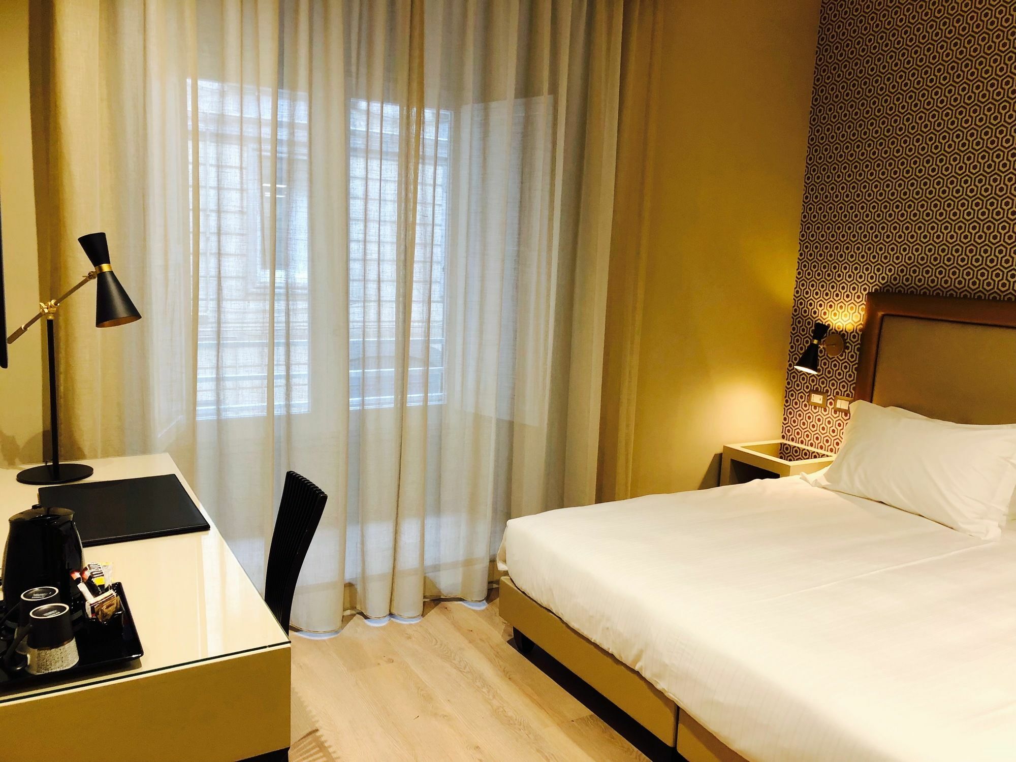 Caruso Place Boutique & Wellness Suites Napoli Bagian luar foto